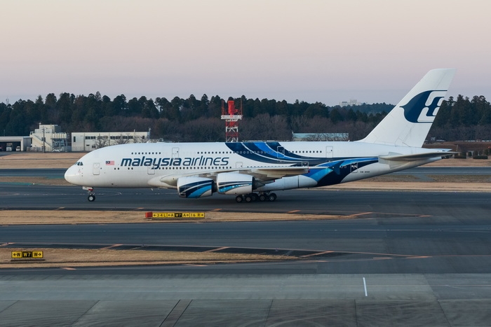 1:400 Malaysia Airlines A38 ...