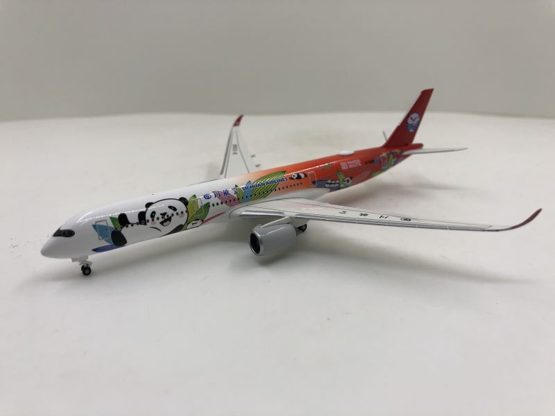 1:500 Sichuan Ailines A350- ...