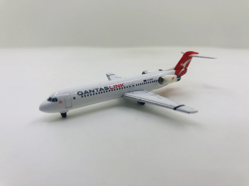 1:500 QantasLink Fokker 100 ...