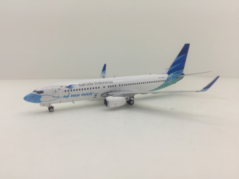 1:400 Garuda Indoneia B737- ...