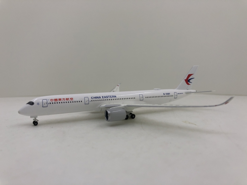 1:500 China Easten A350-900
