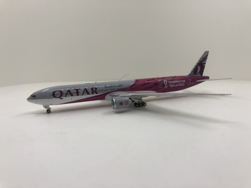 1:400 Qatar Airways B777-30 ...