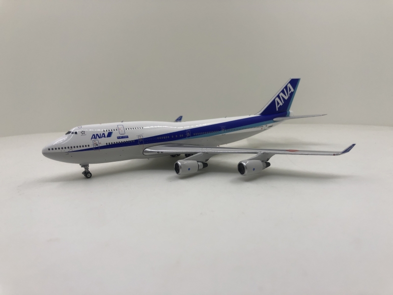 1:400 ANA B747-400