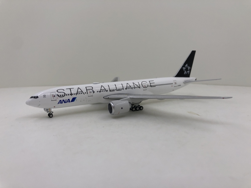 1:400 ANA B777-200