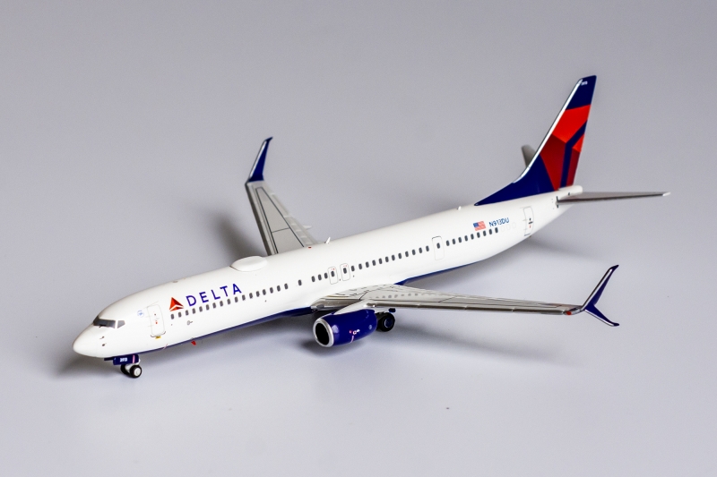 1:400 Delta Air Lines B737- ...