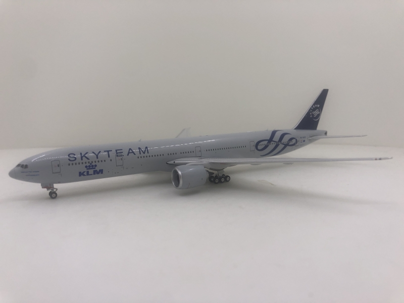 1:400 KLM B777-300ER skytea ...