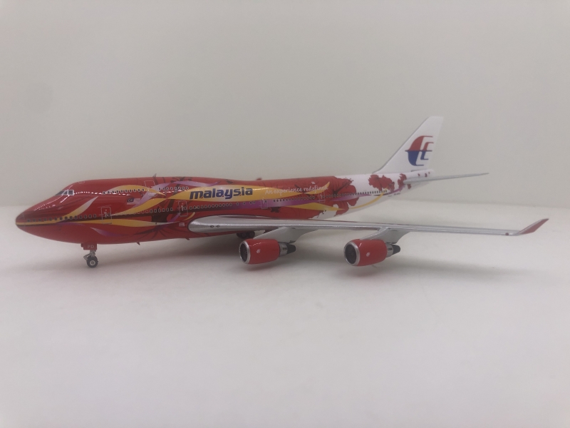 1:400 Malaysia Airlines B74 ...