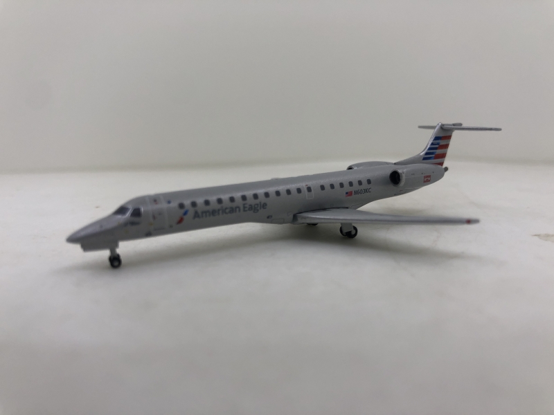 1:200 American Eagle E175