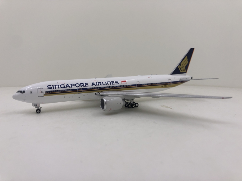 1:400 Singapore Airlines B7 ...