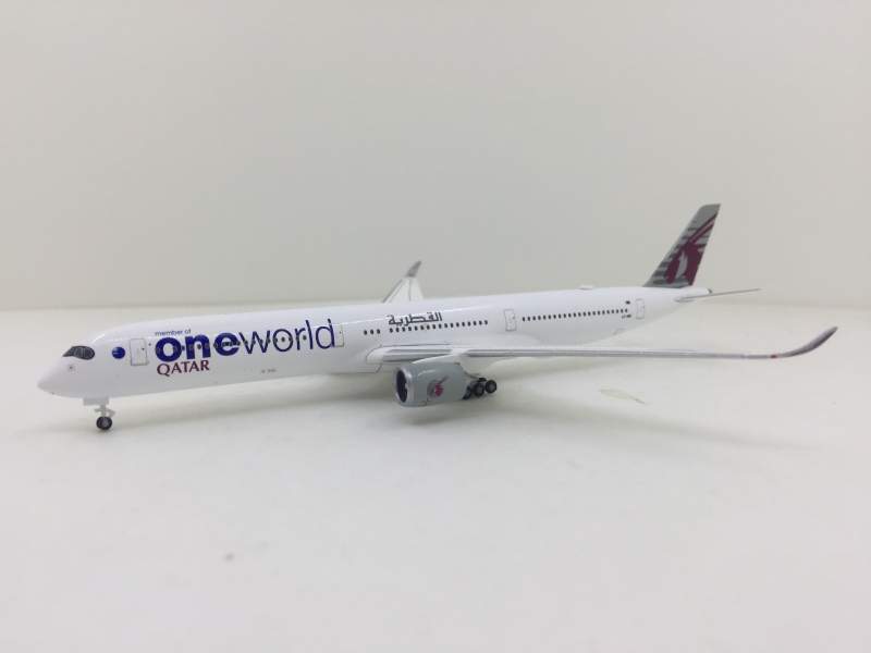 1:500 Qatar Airways A350-10 ...