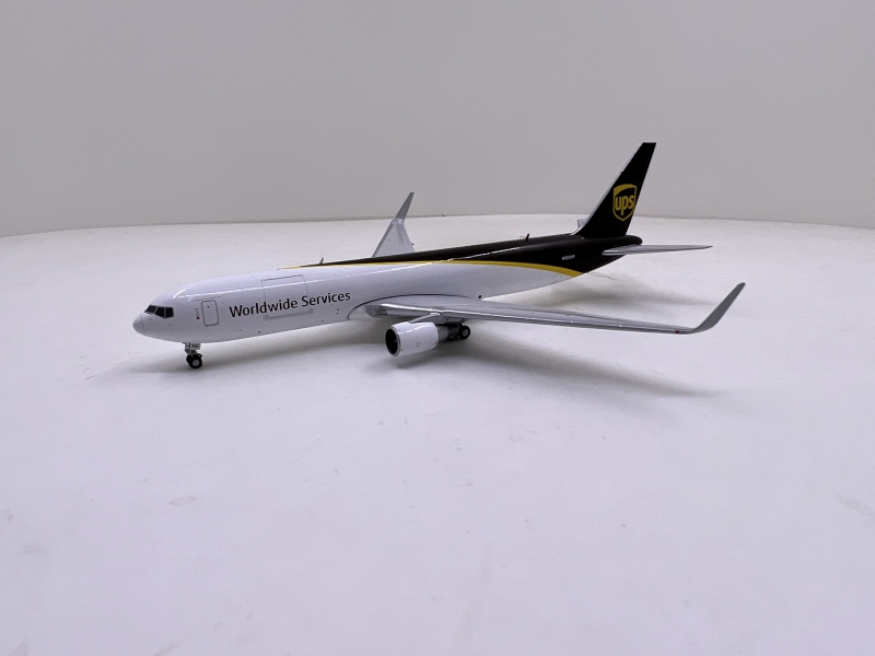 1:400 UPS Airlines B767-300 ...