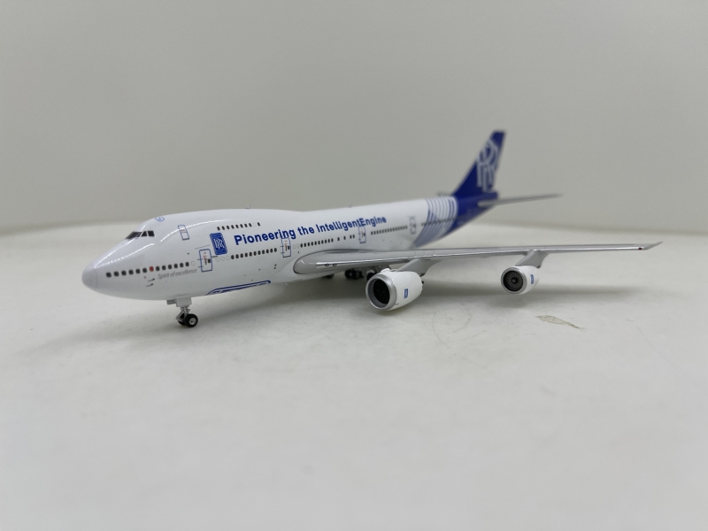 1:400 House Colour B747-200