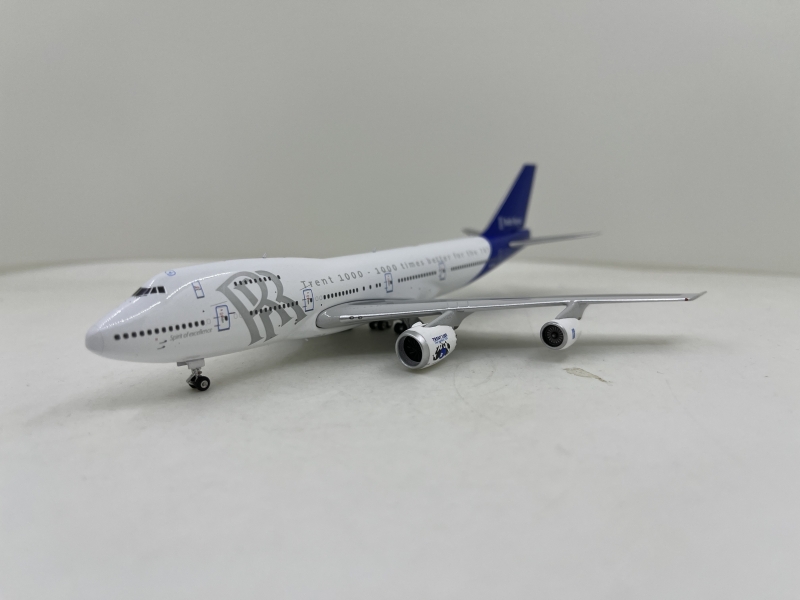 1:400 House Colour B747-200