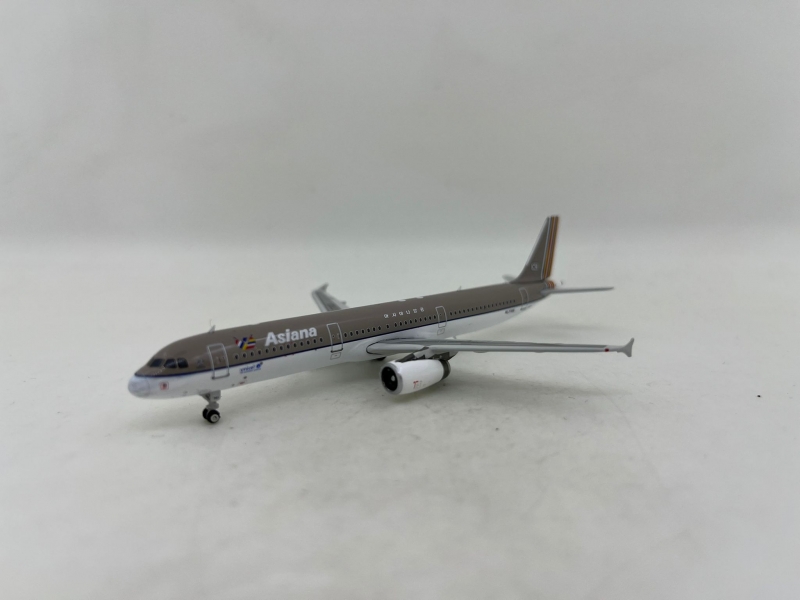 1:400 Asiana A321