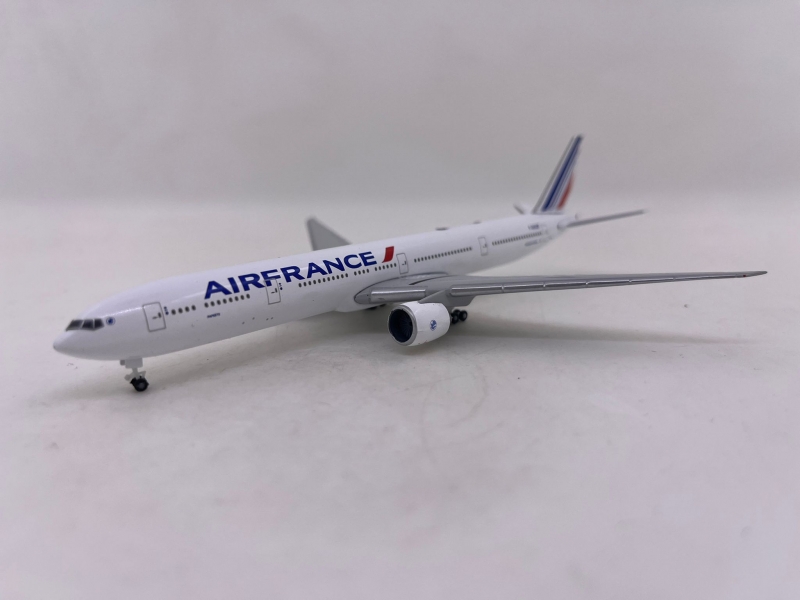 1:500 Air France B777-300ER