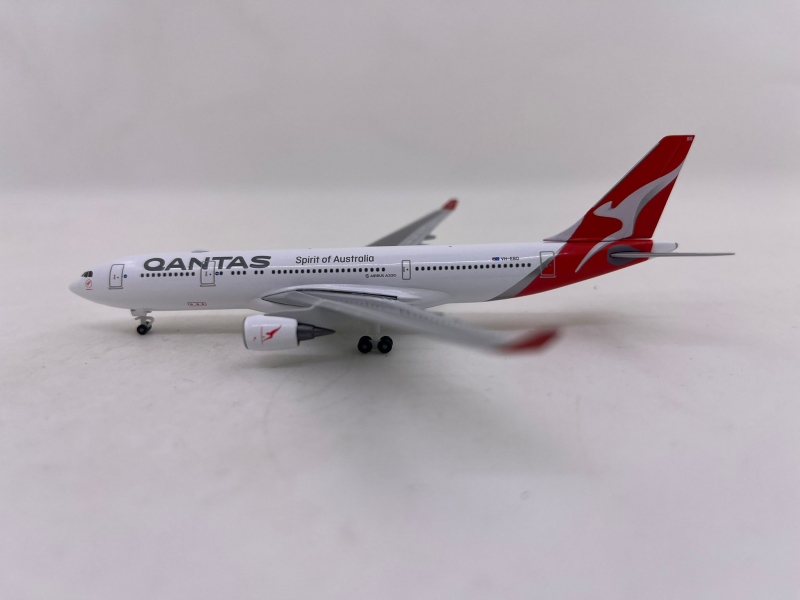 1:500 Qantas A330-200