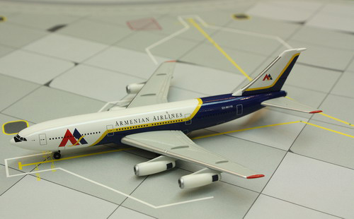 1:500 American Airlines IL- ...