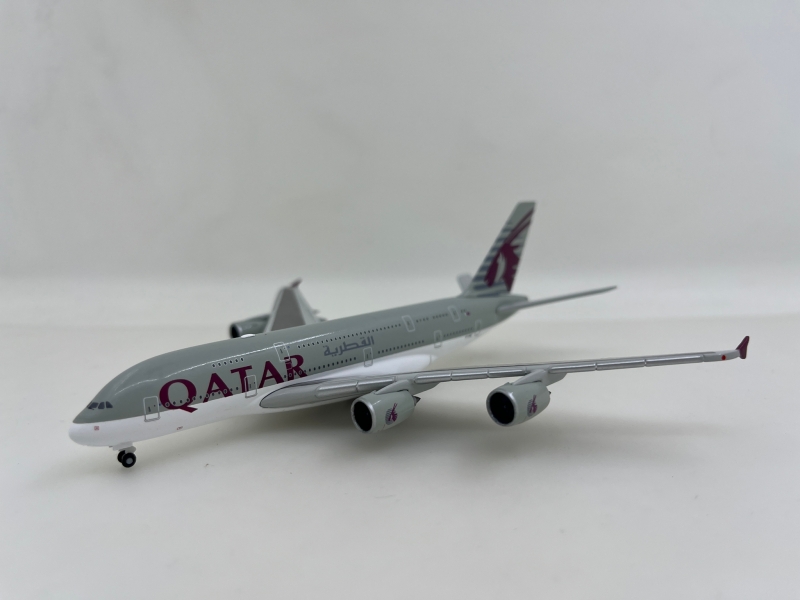1:500 Qatar Airways A380-80 ...