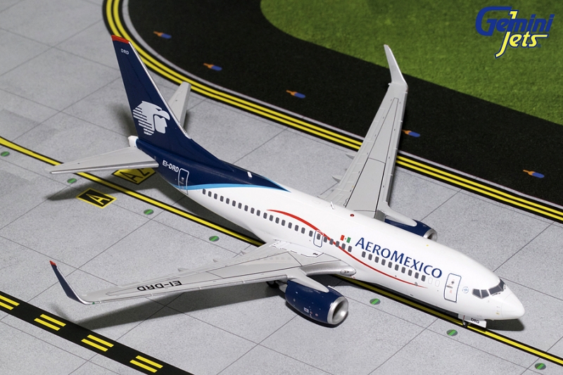 1:200 AeroMexico B737-700
