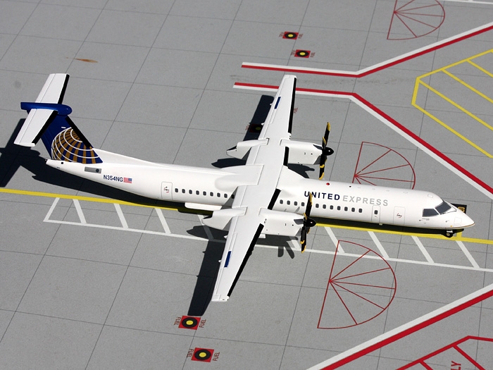 1:200 United Express Q400