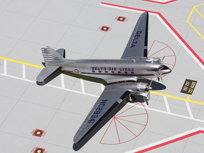 1:200 Delta DC-3