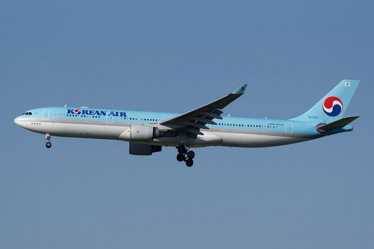 1:400 Korean Air A330-300 w ...