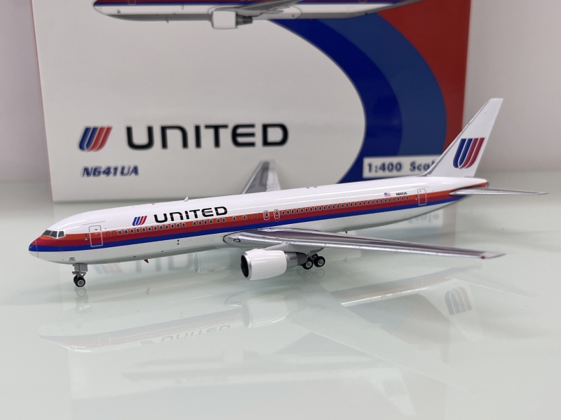 1:400 United Airlines B767- ...